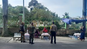 Bhabinkamtibmas Himbau Pedagang Musiman Di Dekat Wakaf Pekuburan Islam