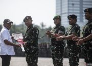 Kemenhan serahkan 769 alpahankam buatan dalam negeri untuk TNI