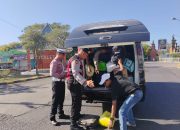 Pos Pemeriksaan Pintu Masuk Bali di Gilimanuk Perketat Pengawasan: Upaya Kapolsek Kawasan Pelabuhan Gilimanuk untuk Jaga Kamtibmas Kondusif