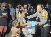 Polisi bagikan sembako kepada 177 jiwa korban konflik antardesa di NTT