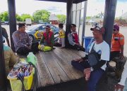 Wujudkan Ketahanan Pangan, Kapolsek Gilimanuk Jalin Komunikasi dengan Pedagang Asongan Pelabuhan melalui Program “Jumat Curhat”