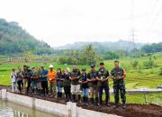 DUKUNG NET ZERO EMISSION, RELAWAN PLN GARAP PROGRAM PEMANFAATAN ENERGI BERSIH DAN PENGOLAHAN LIMBAH DI DESA POLOSIRI