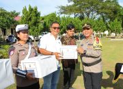 Kapolres Sergai Berikan Bingkisan Natal Secara Simbolis kepada Wartawan