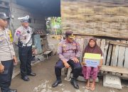 Kunjungi Lansia Kurang Mampu dalam Program “Minggu Kasih” Kapolsek Kawasan Pelabuhan Gilimanuk Berikan Tali Kasih