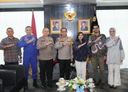 Kapolsek Gilimanuk Berikan Bantuan Talikasih kepada Lansia Hidup Seorang Diri dengan Keterbatasan Ekonomi.