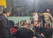 Imigrasi amankan dua WNA China sebar konten selipkan uang di paspor
