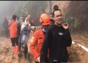 Longsor di Kabupaten Pekalongan mengakibatkan  11 orang meninggal 