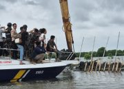  Akui Kesalahan, PT TRPN  Bongkar Pagar Laut di Bekasi