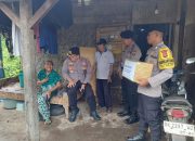 Kapolsek Gilimanuk Salurkan Bantuan Sembako untuk Ibu Dalijah dalam Program ‘Minggu Kasih