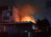 Petugas berhasil padamkan kebakaran rumah di Palmerah Jakbar