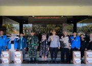Polres Batang bagikan paket sembako pada masyarakat jelang Ramadhan  