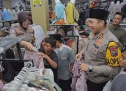 Polres Blitar ajak yatim piatu belanja baju Lebaran