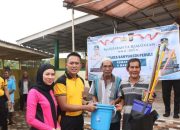Polres Banyuasin bagikan alat untuk bersihkan masjid saat Ramadhan