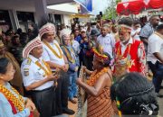 Gubernur-Wakil Gubernur Papua Barat disambut prosesi adat nusantara