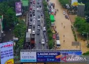 Banjir Bekasi sebabkan aktivitas publik lumpuh total