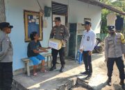 Kapolsek Gilimanuk Bersama Lurah Gilimanuk Serahkan Bantuan Tali Kasih di Arum Barat