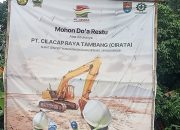 Baru Tiga bulan dibangun,Jalan Desa Karanganyar – Karanggintung Hancur .Diduga Ada Korupsi Proyek