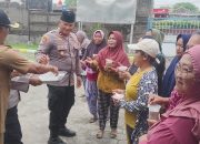 POLSEK KAWASAN PELABUHAN GILIMANUK GELAR BAKTI SOSIAL RAMADHAN, BAGIKAN TAKJIL KEPADA WARGA