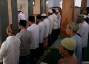 Puluhan jamaah Al Muhdlor Tulungagung gelar shalat Id lebih awal