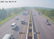 Petugas hentikan one way di jalan Tol Cipali