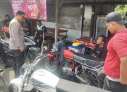 Kapolsek Gilimanuk Jalin Komunikasi Lewat “Jumat Curhat” Bersama Sopir dan Pengguna Jasa Pelabuhan