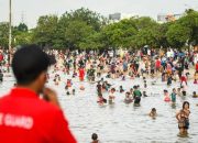Pengunjung Ancol dapat souvenir khusus di Hari Pendidikan Nasional