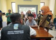 Gubernur Jatim: AI Senopati permudah layanan SPMB 2025