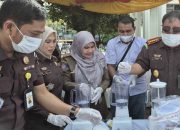 Kejari Banda Aceh musnahkan berbagai jenis barang bukti tindak pidana