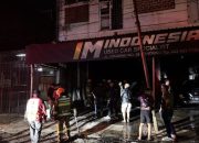 Kebakaran melanda ruang pamer mobil di Kota Bandung