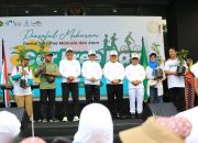 Gencarkan Penghijauan, Menag Bagikan Bibit Pohon di CFD Syiar Muharam 1447 H