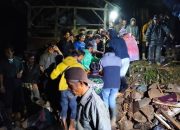 Satu keluarga tewas tertimbun tanah longsor di Cisewu Garut