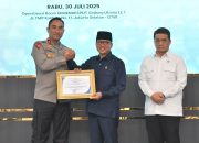 Kapolda Banten Raih Penghargaan dari Kementerian Desa atas Kontribusi Program Poliran