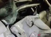 Dua luka akibat mobil tertabrak kereta di Cengkareng Jakbar