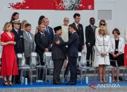 Macron bangga TNI parade dengan pasukan Prancis, sebut Prabowo sahabat