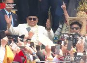 Prabowo berjoget ikuti alunan lagu “Tabola Bale” di Istana Merdeka