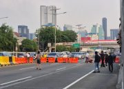Demonstran mulai blokir ruas Jalan Tol Dalam Kota