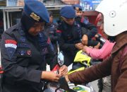 Brimob Polda Sulteng bagikan 1.000 Bendera Merah Putih sambut HUT RI