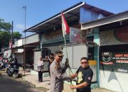 Polresta Bengkulu bagikan bendera Merah Putih tumbuhkan nasionalisme