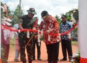 TNI bangun jalan buka akses dua dusun di Belitung Timur