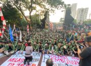Mahasiswa UPN bobol gerbang Polda Metro Jaya demi sampaikan orasi