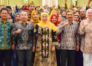 Khofifah dorong kolaborasi ekonomi-persaudaraan Warga Jatim di Kalsel