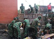 Kodam Udayana terjunkan ratusan prajurit bantu warga pascabanjir