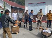Kejari Humbang Hasundutan musnahkan barang bukti 18 perkara pdaina