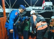 Respon Cepat, Sat Polairud Polres Ketapang dan Basarnas Evakuasi Nelayan Trouble Mesin di Perairan Laut Muara Pawan