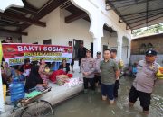 Wujud Kepedulian Polri, Polres Sergai Berikan Bantuan Sembako kepada Korban Banjir