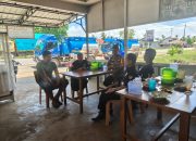 Kapolsek Matan Hilir Utara Gelar “Ngopi Bareng” Bersama Tokoh Masyarakat Desa Laman Satong