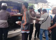 Polantas Ajak Ngopi Bareng Ojek Pelabuhan, Sambil Ingatkan Pentingnya Tertib Berlalu Lintas