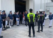 Polres Karawang sasar pekerja pabrik dalam sosialisasi safety riding