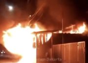 Kebakaran rumah makan di Jakarta Barat, 10 unit pemadam dikerahkan