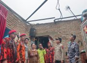 Forkopimcam Tanjung Beringin Tinjau Warga Terdampak Puting Beliung, Warga Gotong Royong Pulihkan Rumah